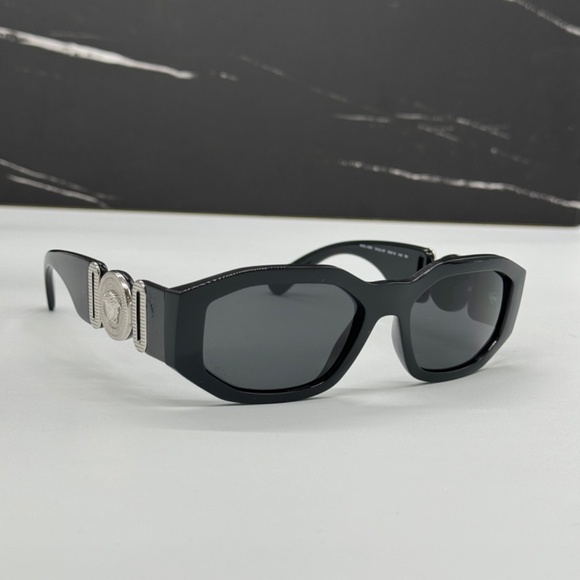 NEW MOD 4361 5422/87 VERSACE WOMEN SUNGLASSES VE4361 5422/87 BLACK VE4361 - Picture 1 of 12